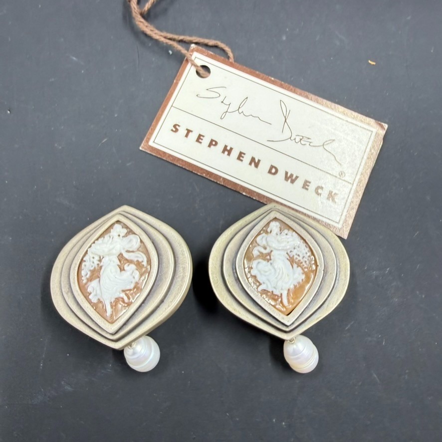 Stephen Dweck 15 Sterling Clip Earrings Carved Shell Cameo Pearl Drop 475$